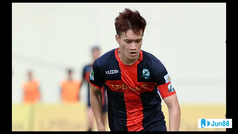 Ninh Bình FC trở lại V.League 2025/26: Hoàng Đức lĩnh xướng 10 nguyen hoang duc ganh ninh binh fc chien thuat du kien cua hlv albadalejo