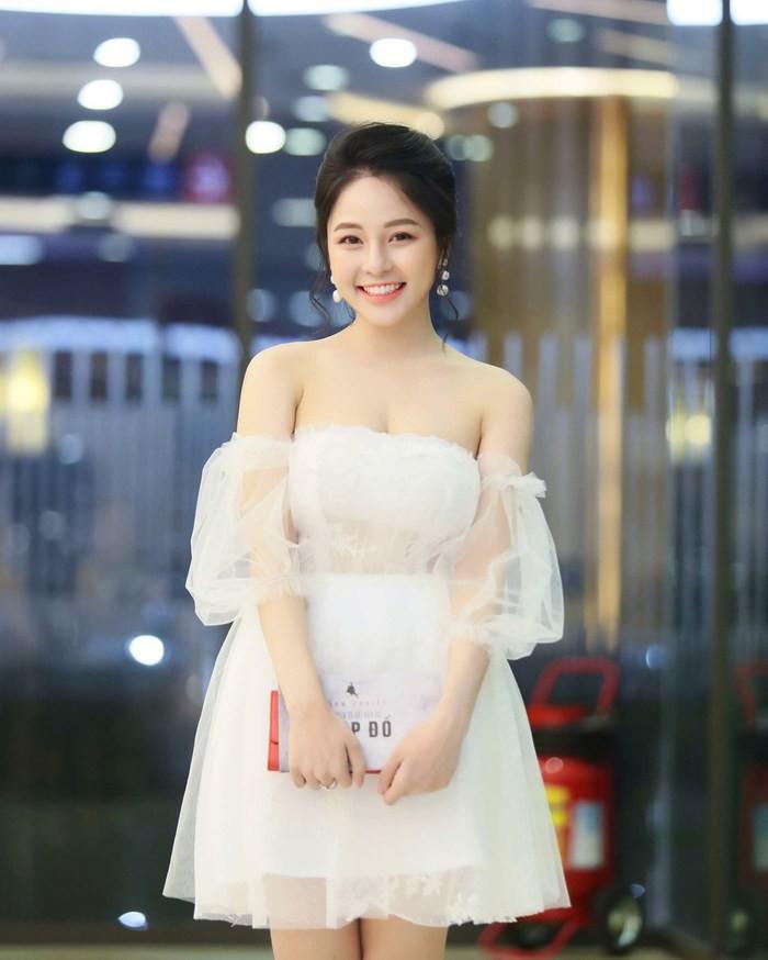 Trâm Anh - Hot Girl World Cup Lộ Clip Nóng Với Chồng Của Bạn Thân 4 tram anh 3